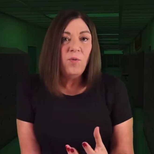 tracklist's tweet image. Isabela Boscov elogiou a performance da Reneé Rapp como Regina George em “Meninas Malvadas”: 

“Ela é uma figura majestosa e domina a tela quando está em cena. Ela é uma atriz muito interessante, quase não me faz sentir saudade da interpretação icônica da Rachel McAdams”