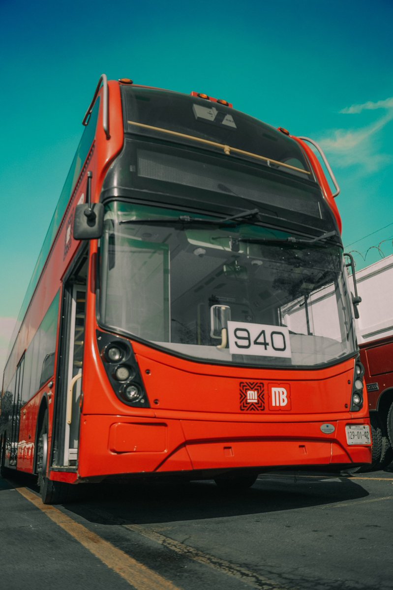 SkybusReforma's tweet photo. Los motores de nuestras unidades de la  Línea 7 cuentan con una norma de emisiones de alta tecnología que usa un diésel que no se tiene en el país, es un diésel importado de Estados Unidos, con menos de 15 partes por millón de azufre ayudando al medio ambiente. #ESR #Semovi https://t.co/SpaitL0QBh