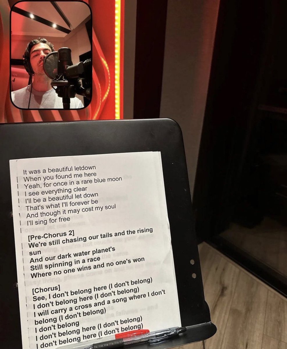 JinJackJoeDNCE's tweet image. #YearEndReview #JoeJonas (August) #Switchfoot #TheBeautifulLetDown Jonas Brothers recorded Switchfoot's single The Beautiful Letdown for their 20th Anniversary Edition of The Beautiful Letdown Album