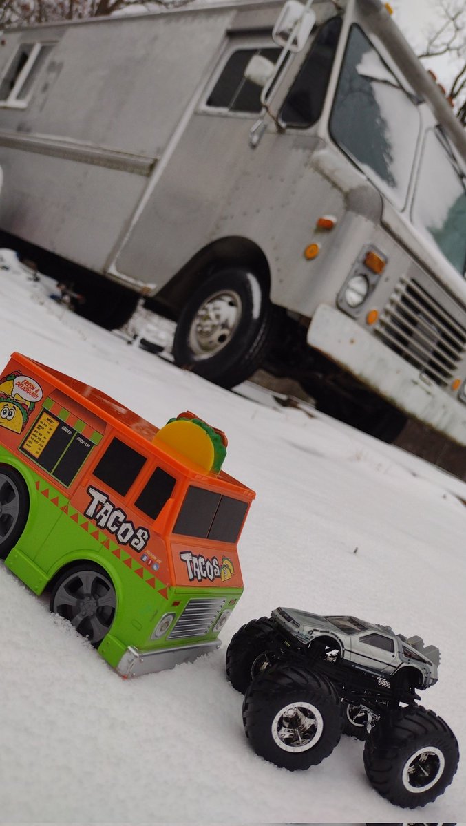 Where we're going we don't need (snowy) roads.. 

Thank you to the State Road employees working tirelessly to make our journeys safe! 

🌮⚡🌮⚡🌮⚡🌮⚡🌮⚡