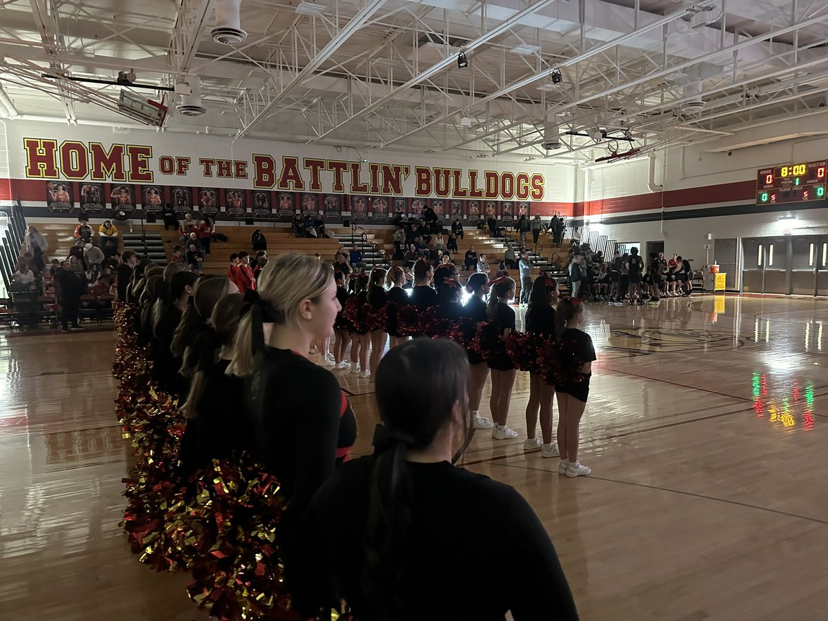 BataviaCheer's tweet image. We loved having @CheerRotolo at the game tonight! Great job tonight ladies and nice job on an awesome season 🐾