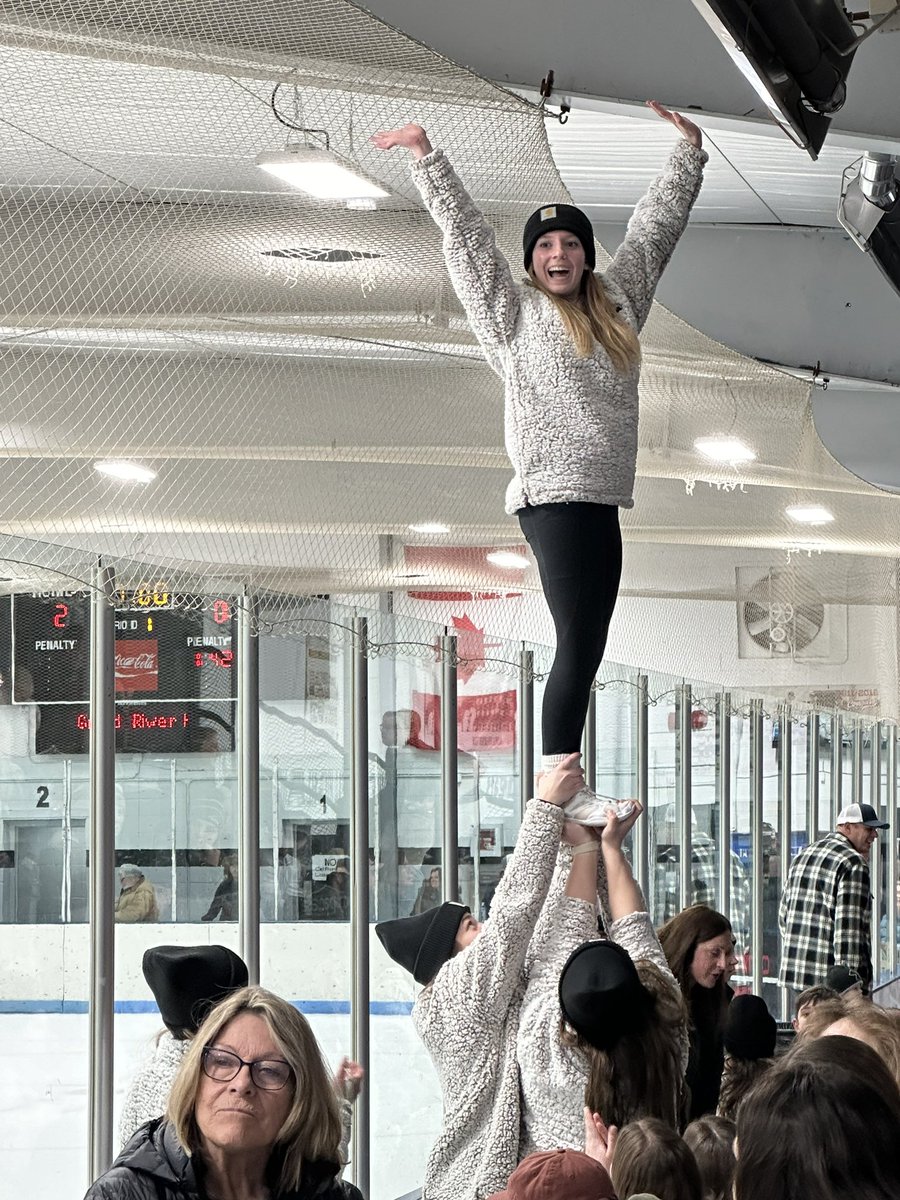 Howell__Cheer's tweet photo. Score is 3-0 Howell at the top of the Third Period. Let's
Go @HowellVHockey !! https://t.co/slze9kOWXY