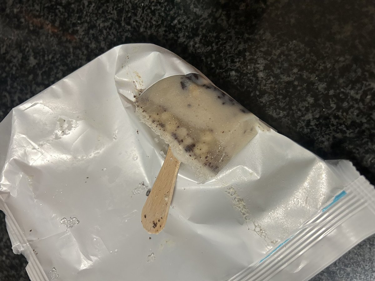 daniellekirchh's tweet photo. @yassofroyo y’all, I’ve been buying your bars for a long time… but why do all 4 of the bars I bought today look like this. Absolutely not appetizing whatsoever. https://t.co/fxmuhrStuU