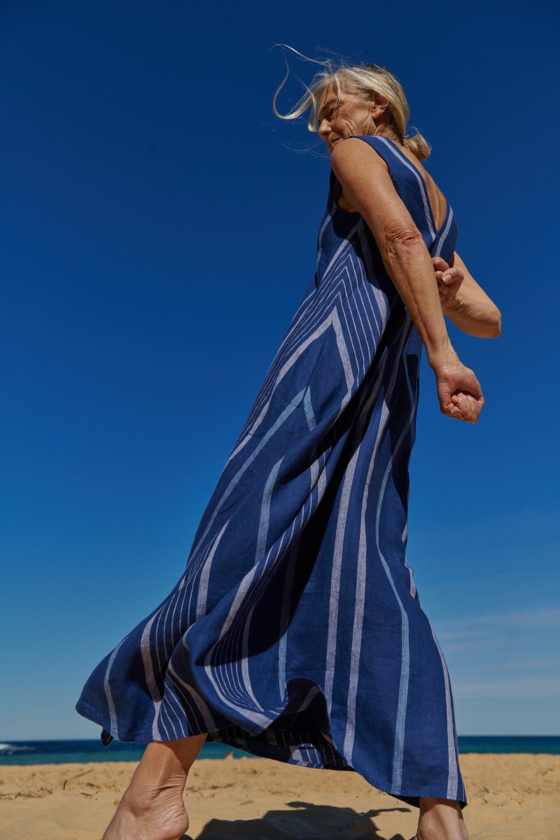Brigidmcl's tweet photo. Featuring our two-tone stripe Sasha Dress in Indigo White -- a perfect beach-to-party dress.

It is from our newest Curl Curl collection, which is now available online and in-store.

https://t.co/7WEGexnqOD https://t.co/mJPZnQN6cS