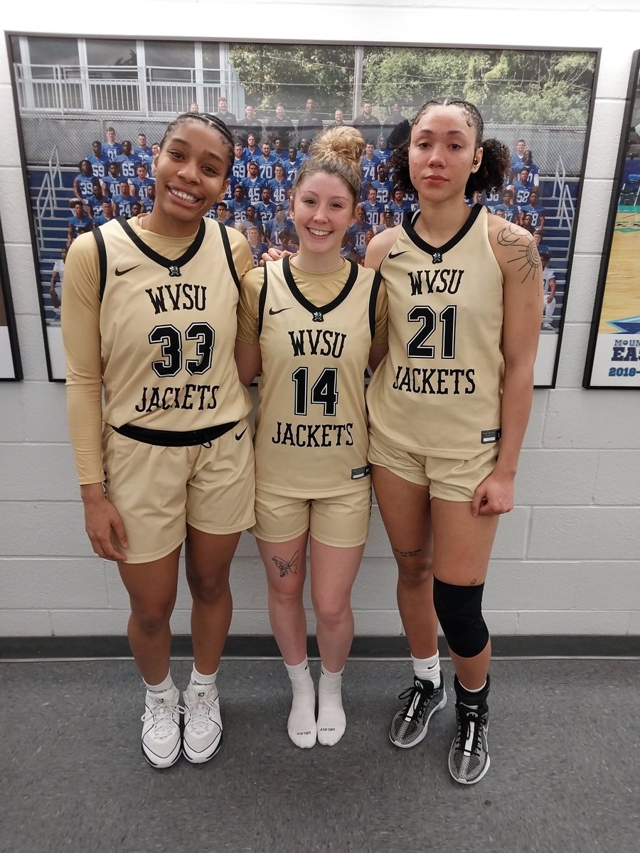 WVSULadyJackets's tweet photo. Congrats to our assist queen @halliebaileyy and our board belt Champs @emyahfberry and @AnysaJordan. Way to work ladies! #getalltheboards #assistsfordays #GOSTATE ๐๐ค๐๐ https://t.co/mjiPAk9zSs