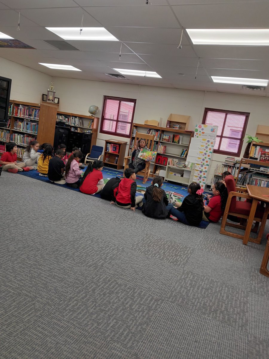 Ms_SPerez's tweet photo. Today in second grade the kids got to enjoy a story from our favorite librarian. @LBJelem @PriestleyShamia @MissHuizar @EISDofSA #literacymatters https://t.co/U2IwToUYCQ