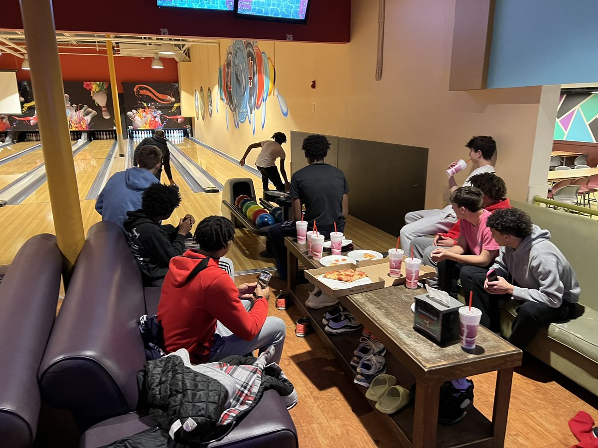 NewAlbanyHoops's tweet photo. Fun Wednesday night at Strike and Spare for some team bowling competition‼️🎳
Ben Seigel is our NABB bowling guru….until the next time 👀
#BulldogFamily #NABB https://t.co/qUbFUTkwcC