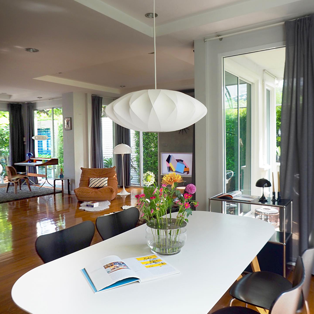 ✨ Discover our handpicked collection of chandeliers - each piece is a blend of elegance and contemporary design. Whether you're looking for a statement piece for your living room or a sophisticated addition to your dining area, we've got you covered.

🔗  Radilum.com