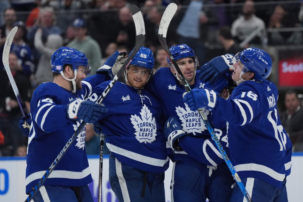 tavkniesnythews's tweet photo. @MapleLeafs #NHLAllStarVote  John Tavares
#NHLAllStarVote  Morgan Rielly
#NHLAllStarVote  Mitch Marner
#NHLAllStarVote  William Nylander

🍁🗣️LETS GO LEAFS NATION🗣️🍁 https://t.co/vkNeWYKzdO