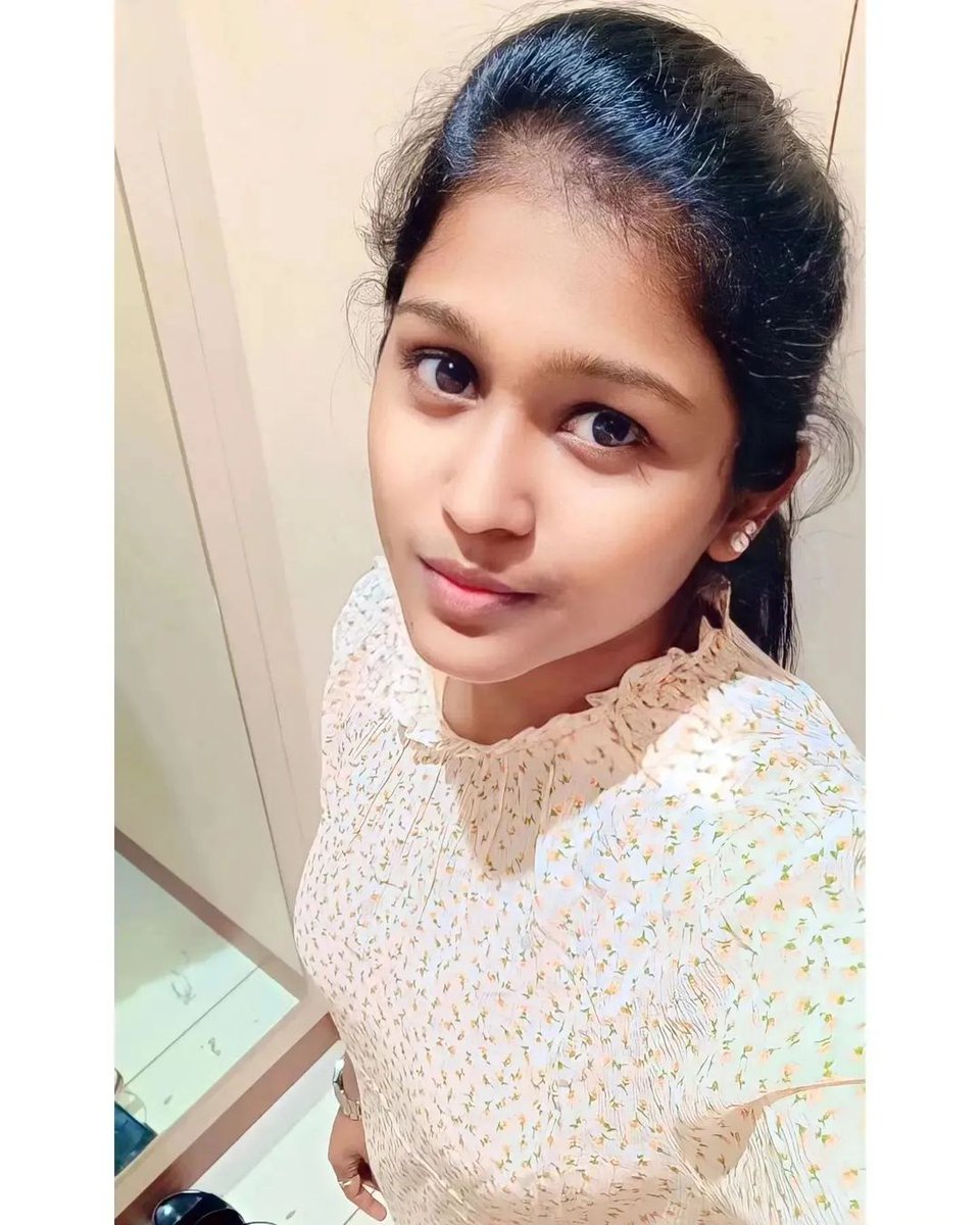 Deepika143_'s tweet photo. #Tamil #tamilponnu #TamilGirl 🥰 https://t.co/kmZip4Ils9