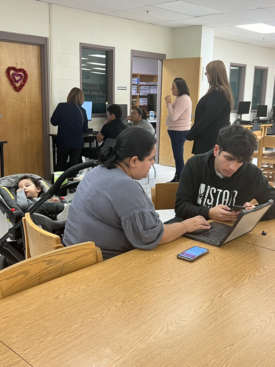 MrsIDGarcia's tweet photo. A big THANK YOU to our Rowe GEAR UP families who attended the FAFSA Drive  and a special THANKS to STC financial aid representatives!��🎓 If you were not able to attend, our next FAFSA Drive is scheduled for Wednesday, January 24th. @RegionOneGEARUP @Rowe006 @counseling_misd https://t.co/3cPE9KeLqx