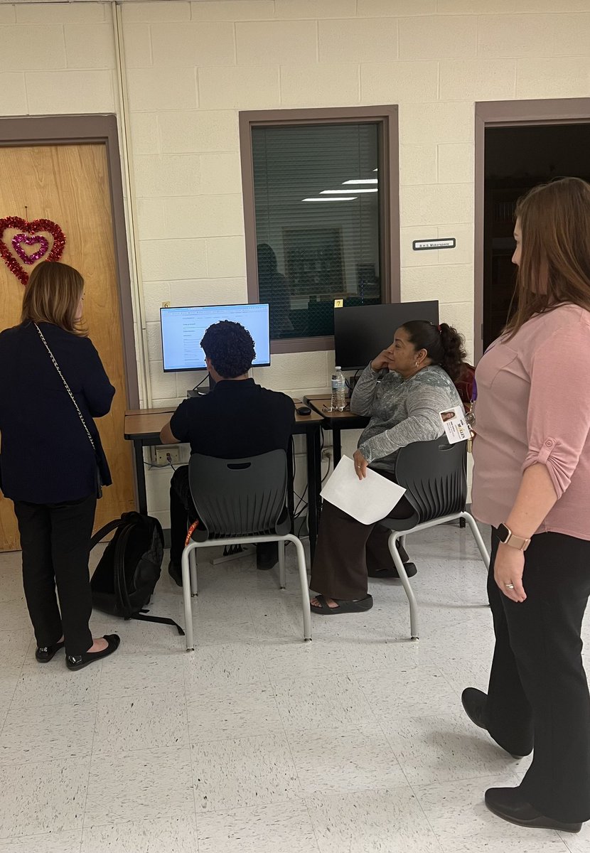 MrsIDGarcia's tweet photo. A big THANK YOU to our Rowe GEAR UP families who attended the FAFSA Drive  and a special THANKS to STC financial aid representatives!��🎓 If you were not able to attend, our next FAFSA Drive is scheduled for Wednesday, January 24th. @RegionOneGEARUP @Rowe006 @counseling_misd https://t.co/3cPE9KeLqx