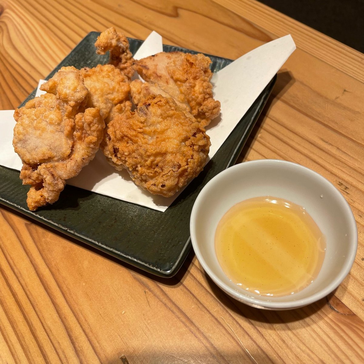 Umakatsudou's tweet photo. おはようございます！
本日も11:30よりオープンです！
昼飲みも大歓迎ですよ～🍻🍻
おつまみ馬刺しやからあげの他にも
いろいろご用意していますので
ぜひともご利用下さいませ～！
本日もよろしくお願いいたします。
#関内
#居酒屋
#馬刺し
#球磨焼酎
#からあげ
#昼飲み
#野毛 https://t.co/KKl0t3mcMr
