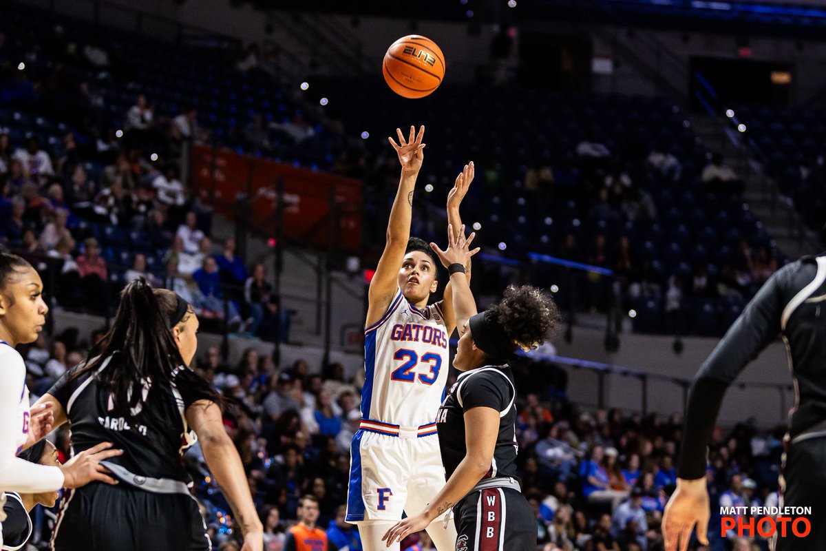 bymattpendleton's tweet photo. #FourFrames from the Florida v South Carolina women's basketball SEC opener.
More 📸: https://t.co/9AgRvMxIlh
#sports #ncaawbb https://t.co/lKRAPWC39T