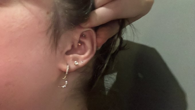 I got 2 more piercings (2 for 1 deal, lucky you)   Send to reimburse it here or directly ( 🇨🇦 e-transfer