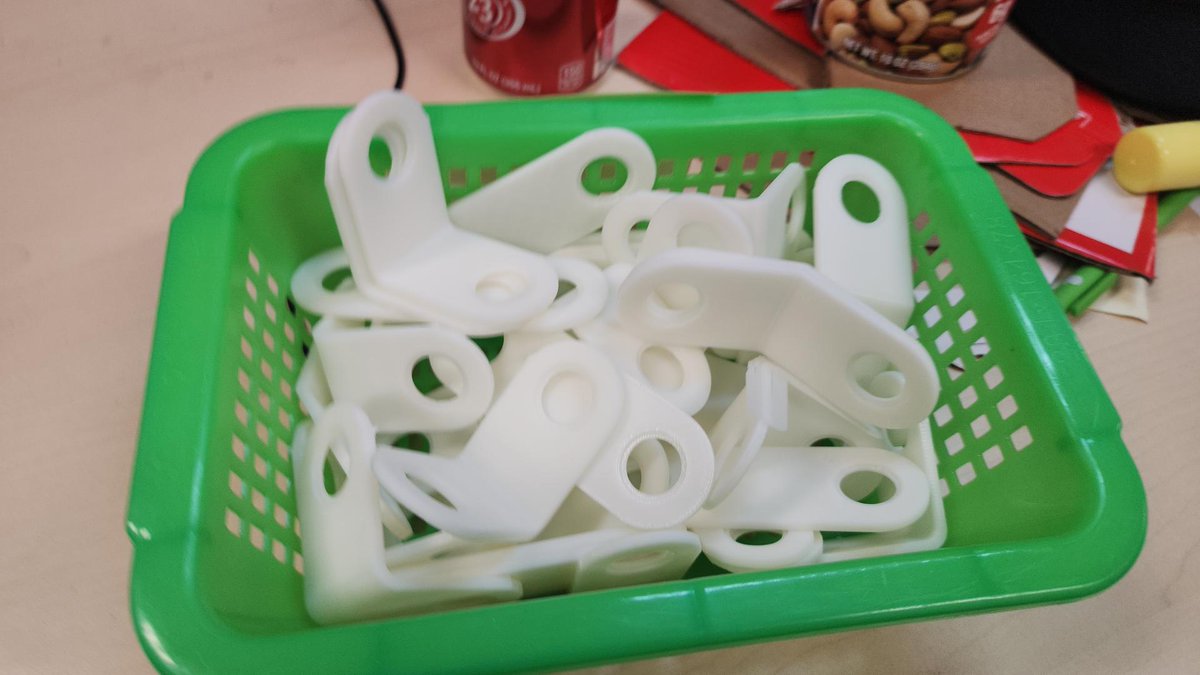j_smigel's tweet photo. Some great hinges found on @thingiverse being used in G5 with their Volumeville project. No need to waste mountains of tape with these around for students to use! #makermindset #asigz #innovation https://t.co/EDqCp2UuPo