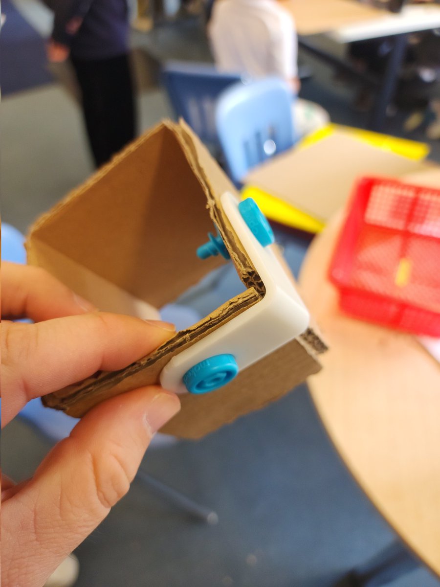 j_smigel's tweet photo. Some great hinges found on @thingiverse being used in G5 with their Volumeville project. No need to waste mountains of tape with these around for students to use! #makermindset #asigz #innovation https://t.co/EDqCp2UuPo