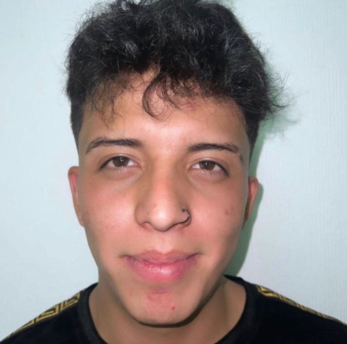SU NOMBRE ES JOSÉ DE JESUS CASTRO GÓMEZ.