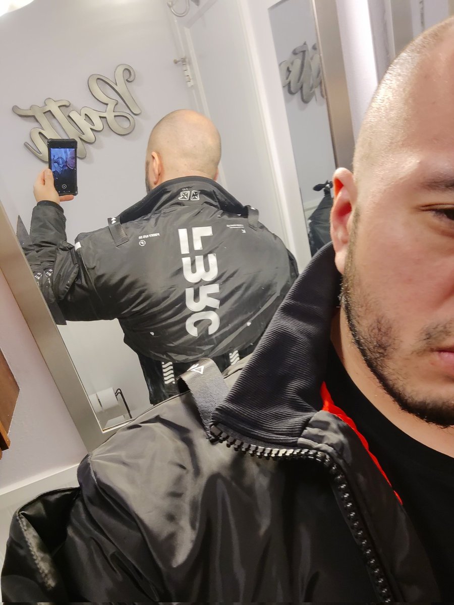 Sharigin's tweet photo. My new crop jacket is making me feel a way. https://t.co/yslk2Zr7fy