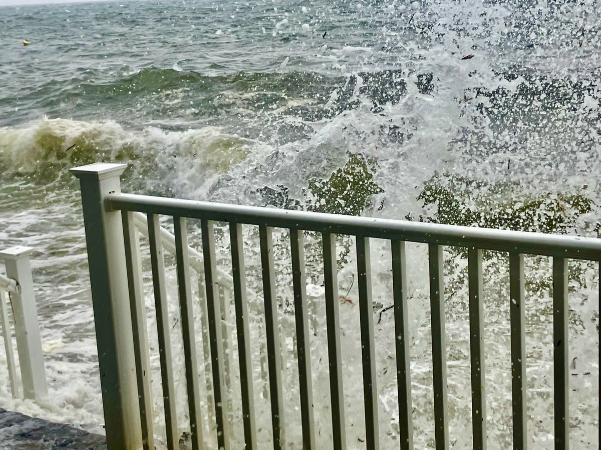 LaddCindyladd's tweet photo. Cape Cod Bay was a little wild today in Provincetown 😉 @ericfisher @PeteNBCBoston @NBC10Boston @MattNBCBoston @PtownTourism @CapeCodcom @capecodweather @CapeCodInsta https://t.co/cgzg5n8mPT