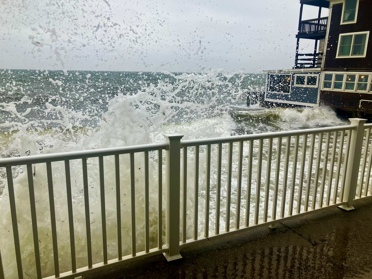 LaddCindyladd's tweet photo. Cape Cod Bay was a little wild today in Provincetown 😉 @ericfisher @PeteNBCBoston @NBC10Boston @MattNBCBoston @PtownTourism @CapeCodcom @capecodweather @CapeCodInsta https://t.co/cgzg5n8mPT