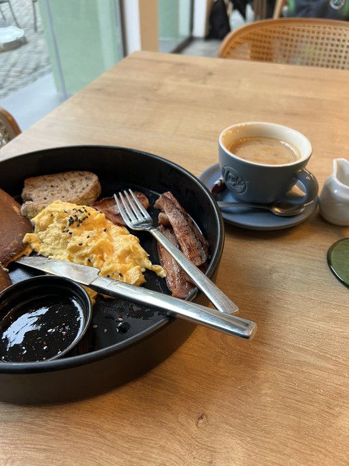 Buna dimineata. Good morning ❤️ https://t.co/otzY6exGEN