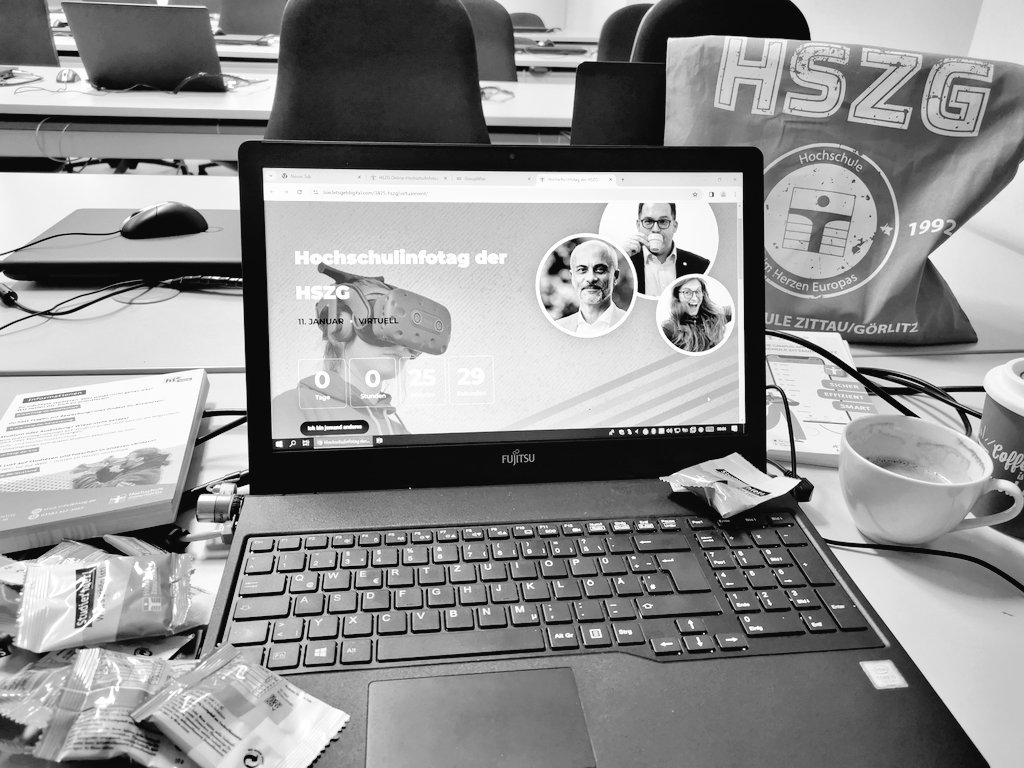 stufu_hszg's tweet image. 🟢 Wir sind bereit!
Herzlich willkommen zum Hochschulinfotag!
#Studier_hier #StudierHier
#Bethechange #Oberlausitz #Zittau #Görlitz #Studieren #Zgorzelec #Niemcy #Study #Germany #Октоберфест #HIT #HSZG  (fs) 
hszg.de/studium/dein-w…