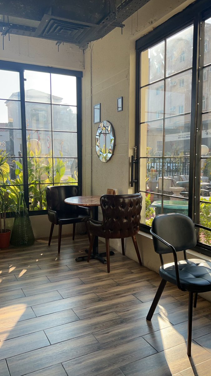 tmo7h's tweet image. "اختر ونيس أيّامك بعناية، حتى لا تصبح وحيدًا في مكانٍ من المفترض ألا تكون وحيدًا فيه"
#أقتباس 
#الخبر