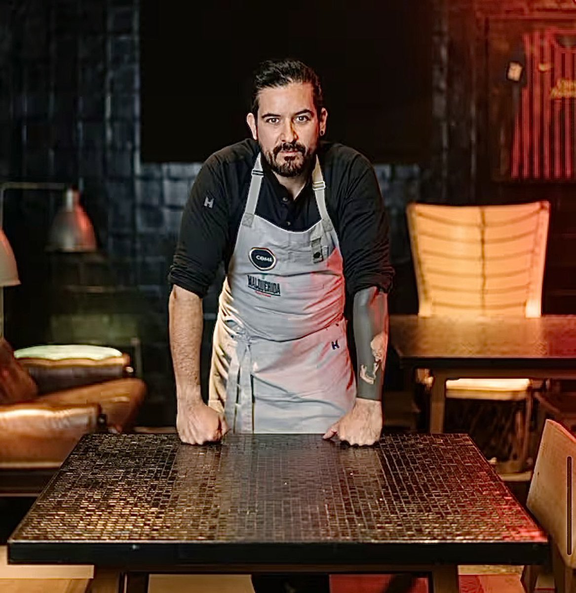JCCapel's tweet photo. La evolución de @COMErestaurant, cocina mexicana en Barcelona fiel al espíritu de elBulli. @PacoMendezV, antes responsable de Hoja Santa y Niño Viejo, y su esposa Erinna, gestionan un lugar convertido en encrucijada de productos, técnicas y tradiciones https://t.co/hMZlBW7Ajt https://t.co/ev5nJzFa2J