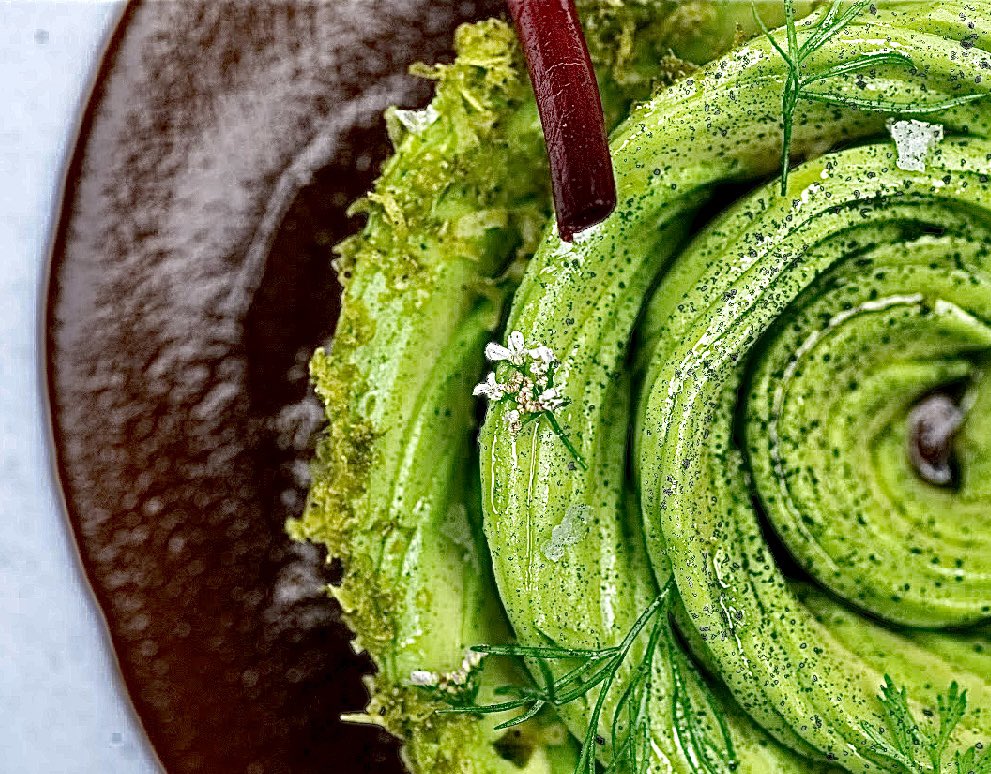 JCCapel's tweet photo. La evolución de @COMErestaurant, cocina mexicana en Barcelona fiel al espíritu de elBulli. @PacoMendezV, antes responsable de Hoja Santa y Niño Viejo, y su esposa Erinna, gestionan un lugar convertido en encrucijada de productos, técnicas y tradiciones https://t.co/hMZlBW7Ajt https://t.co/ev5nJzFa2J