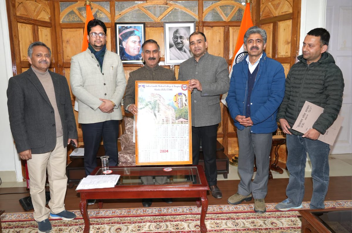 SukhuSukhvinder's tweet image. आज इंदिरा गांधी मेडिकल काॅलेज एवं चिकित्सालय, शिमला का नववर्ष- 2024 का आधिकारिक कैलेंडर जारी किया।
#IGMC
#newyearcalendar