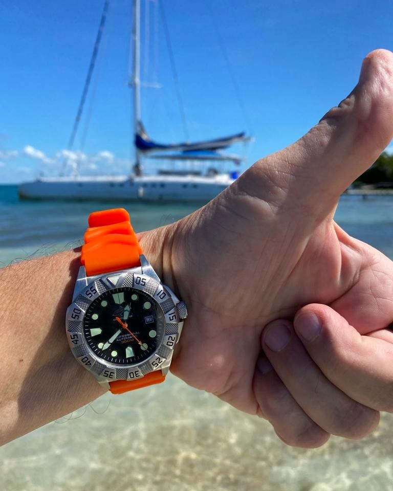 We love our customers! 🤩

Thank you for the snapshot of your new CHRIS BENZ 'DEEP 300M Automatic' dive watch and have fun in Cuba! 👍👍👍

See all watch details: 
chrisbenz.de/collections/de…

#chrisbenz #chrisbenzwatches #sharkproof #divewatch #automaticdiver