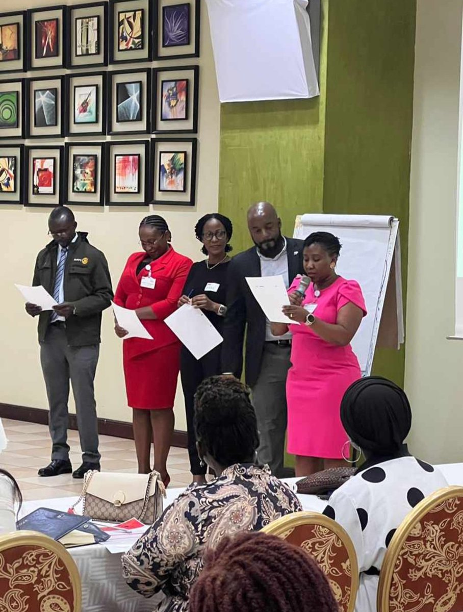 BniSunriseUg's tweet photo. President @Soloestee introducing the newly inducted members at BNI Sunrise, Uganda; Ivan Matthias Mulumba, @KisambaLois, @Agnes256254 &amp; @hairahk. 
Also, newly joined members, @Ruthaine
2024 taking off like... ✈️ https://t.co/orE5WZ0Ghz
