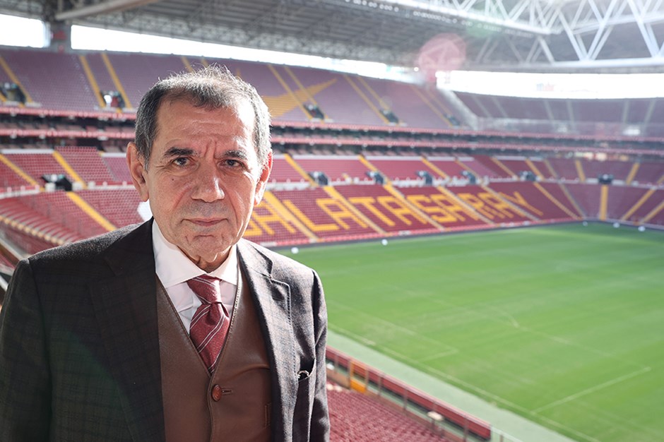 💬 Dursun Özbek: "G.Saray'daki ekonomik krizle ilgili dile getirilenler tamamen hayal ürünüdür. Futbolcuların primlerini salı günü ödedik. Çarşamba günü de maaşlarını bankaya yatırdık. Bizim şu anda G.Saraylı oyunculara borcumuz yok." (<a href="/leventtuzemen1/">Levent Tüzemen</a>)