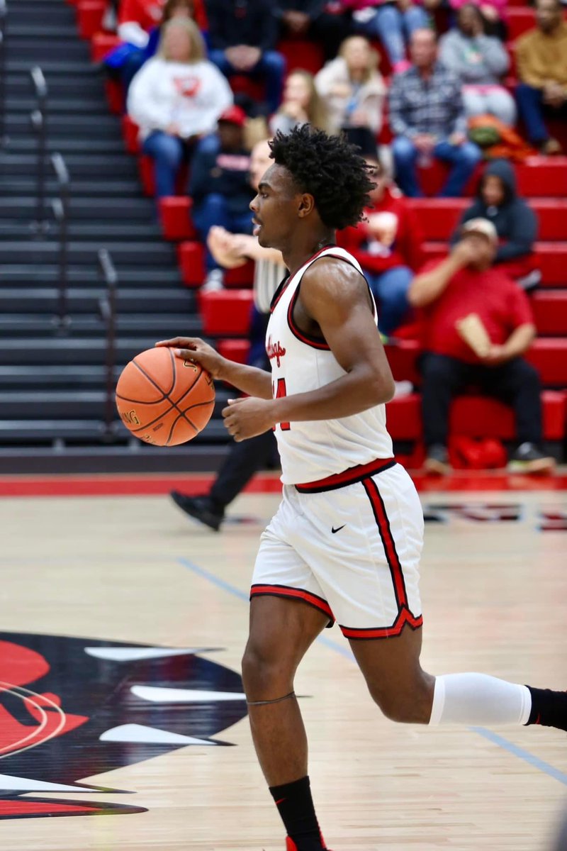 PJ Farmer C/O 2025
28pts 15 assists vs Farmington