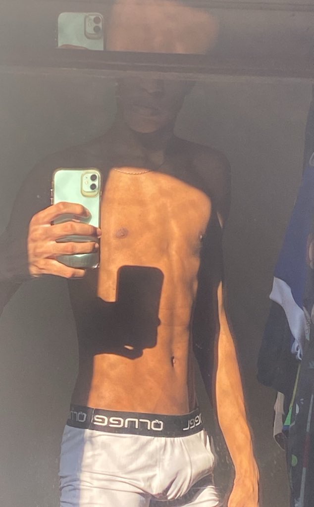 D O U G L A S 🏌🏻 tweet media