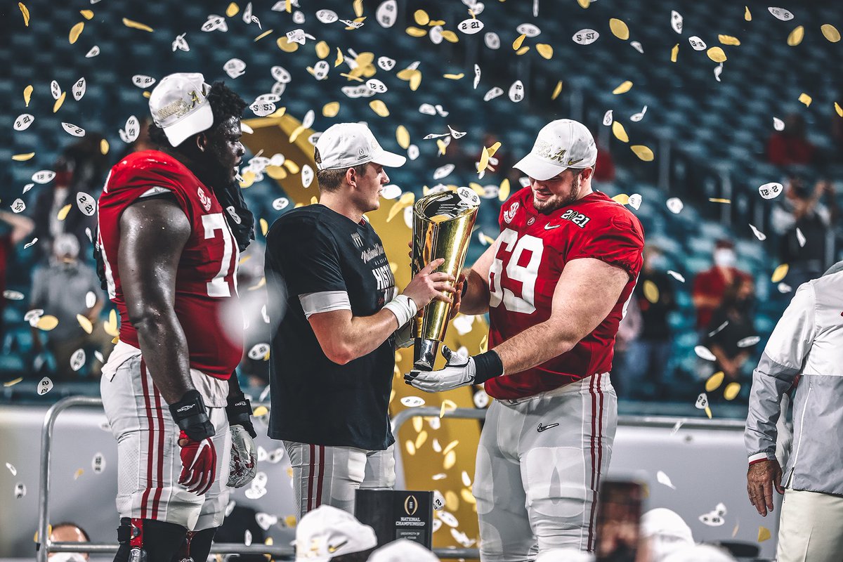 BamaPride4Ever's tweet image. #WhyBama &quot;18 Time National Champions, 30 #SEC Champions&quot; 👑🅰️🏈🐘🌊🏆💍 #Sabanization #AlabamaDoes #TLOB #BamaDynasty #KingsOfRings #KingsOfConfetti #BamaFactor #AtAlabamaWeLiveIt #BamaStandard #WeLiveIt #RollTide