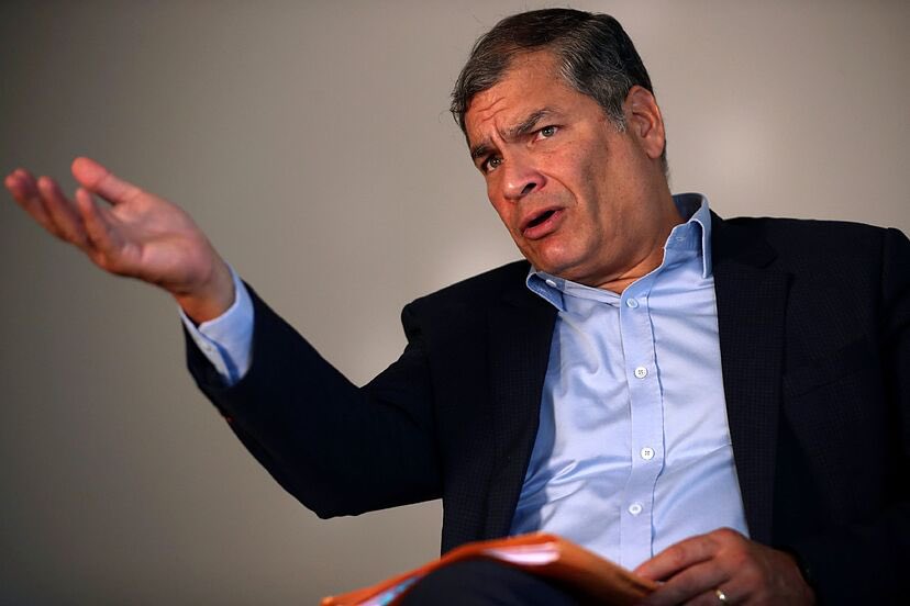 eduardomenoni's tweet photo. 🚨| ÚLTIMA HORA: El Senador Republicano de EEUU, Marco Rubio, atacó a Rafael Correa, dijo que no hay duda alguna que Correa y su grupo político han tenido enlaces con grupos CRIMINALES y los ha utilizado para desestabilizar gobiernos impactando en EE.UU. 🇪🇨 ¿Estás de acuerdo? https://t.co/QII93rVO8W