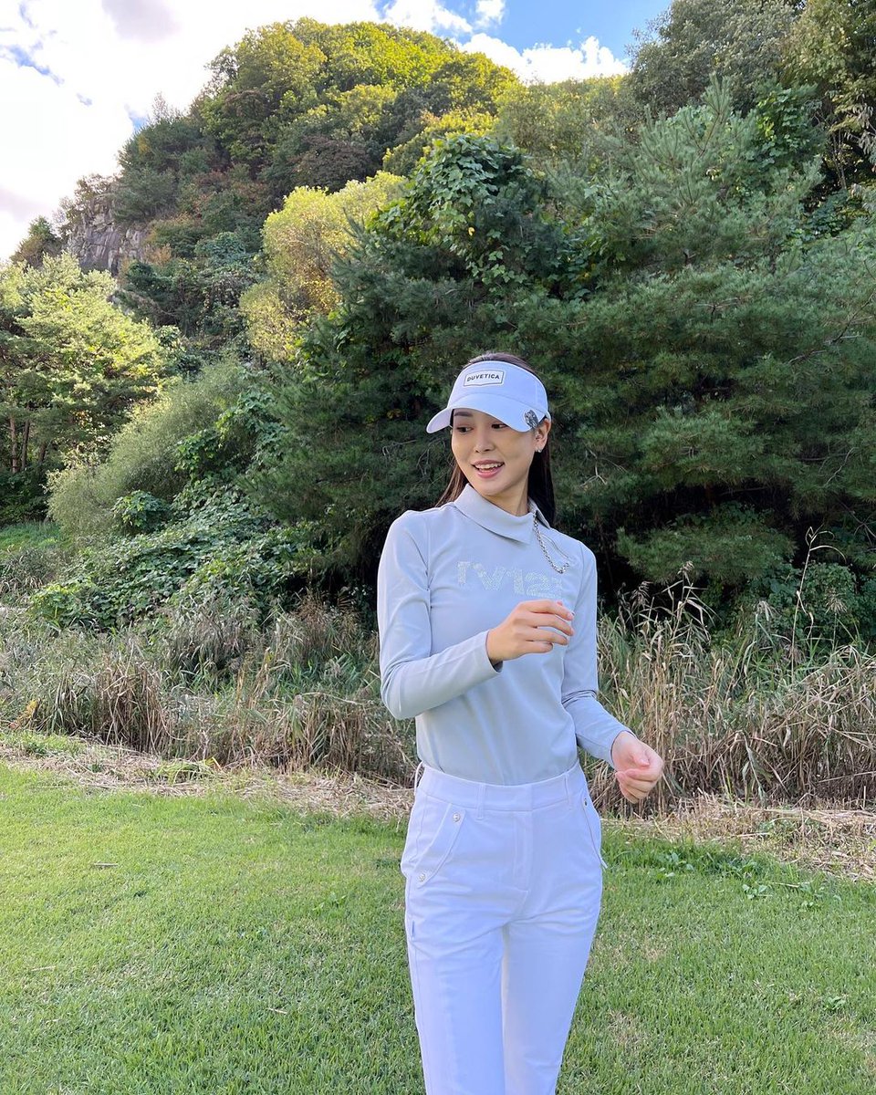 뭔가닮은거같아서 기분이넘불쾌해..