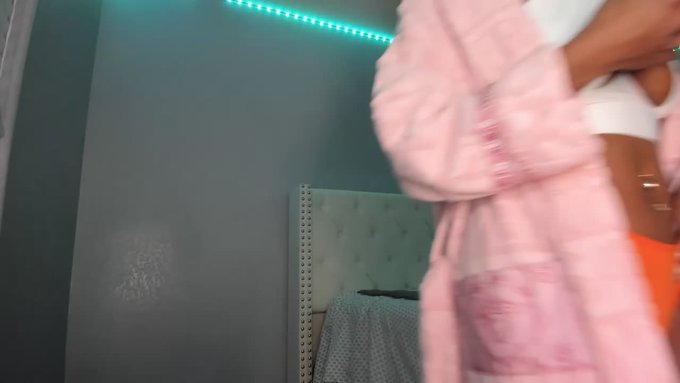 Jezabel Vessir is live now! https://t.co/Q19k4y92G2 https://t.co/YQQbunvp6V