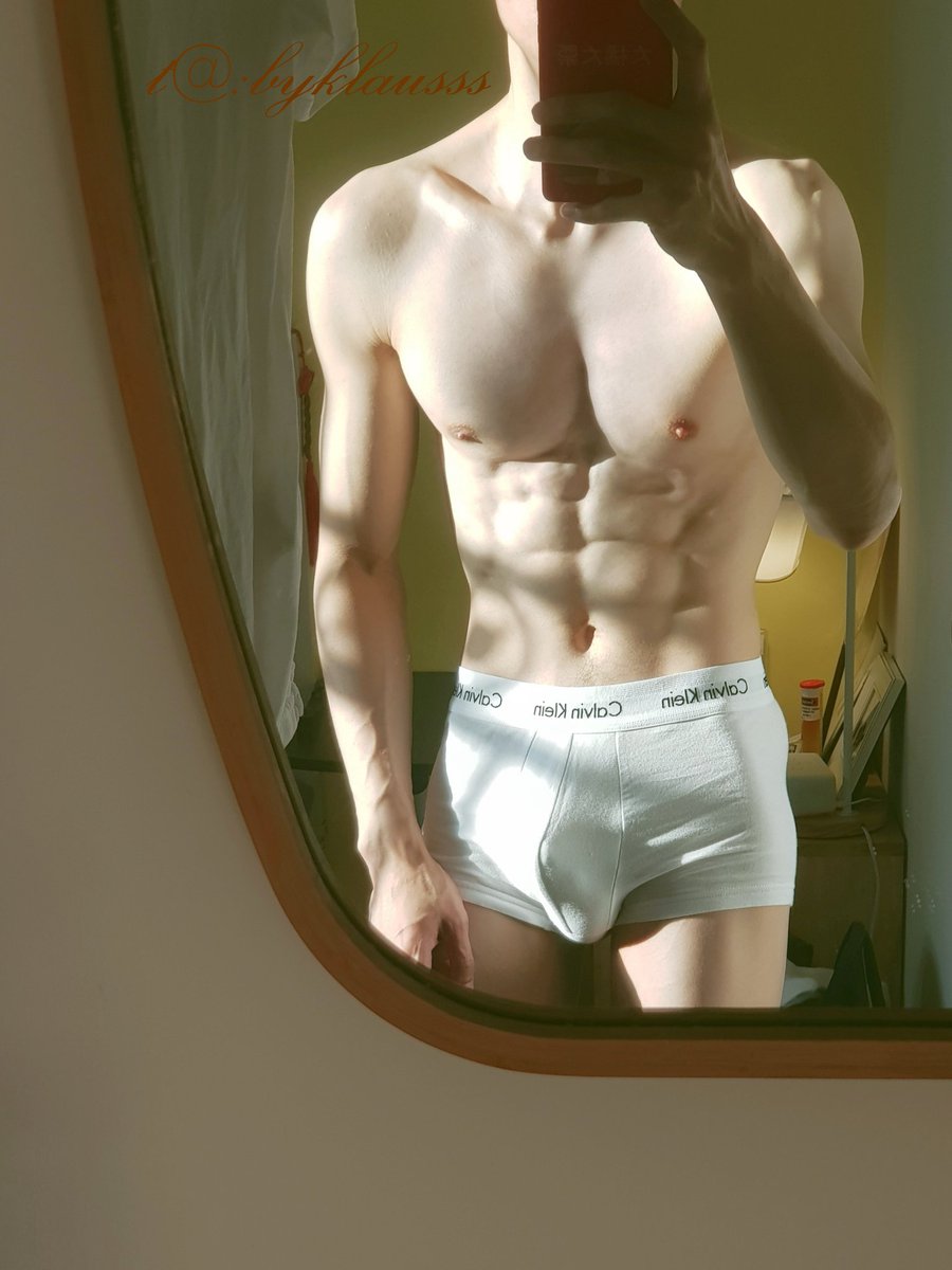 新年第一发
#薄肌 #腹肌 #精牛 #边缘控制 #内裤