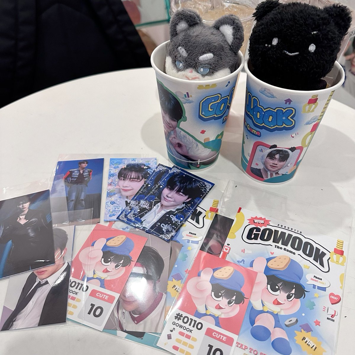 📍카페 코그

멀리서부터 보이는 건욱이 .. 😻 여기저기 건욱이로 가득해서 눈이 행복했고 축하메세지 읽는것두 넘 재밌었음 ! 특전도 예쁘고 럭드까지 야무지게 하구 게임컨셉 너무 귀여웠습니다 !!

#최종보스_no20_박건욱
#please_insert_gunwook
#stage_110_Level_clear