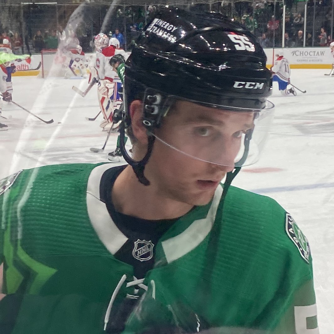 kayheartshintz's tweet photo. me after hearing some people haven't voted for roope and robo to go to the asg #NHLAllStarVote #RoopeHintz #JasonRobertson https://t.co/qNOfpbF7zC