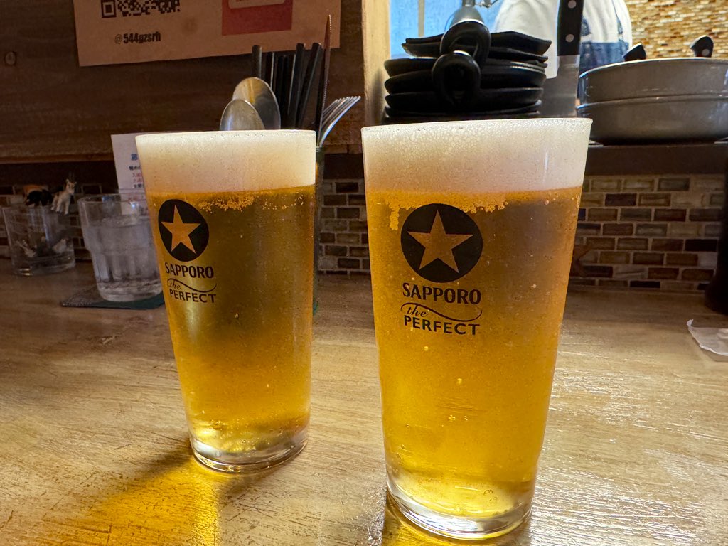 ari_megane's tweet image. レコーディング中です🎸🎸
#2oz #2オンス