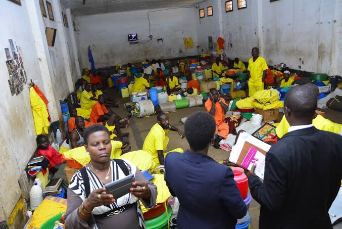 95_TimeFM's tweet photo. #7AmWakeUp

How should the issue of the increasing number of prisoners be handled?

📲0757 800 500/0780 654 643 

#TheMorningShakeUp
#ThrowBackThursday https://t.co/7Vnb0zHExT