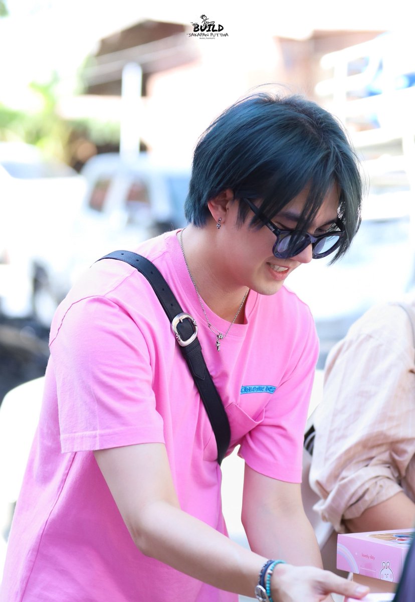 Build_FamilyFC's tweet photo. I wish today is a nice day for you 💙✨
 smile more 😘🥰😆

~อย่าลืมหาของอร่อยๆทานกันนะ🍫

#BuildJakapan @JakeB4rever 
#Beyourluve https://t.co/v4Yoqejtef