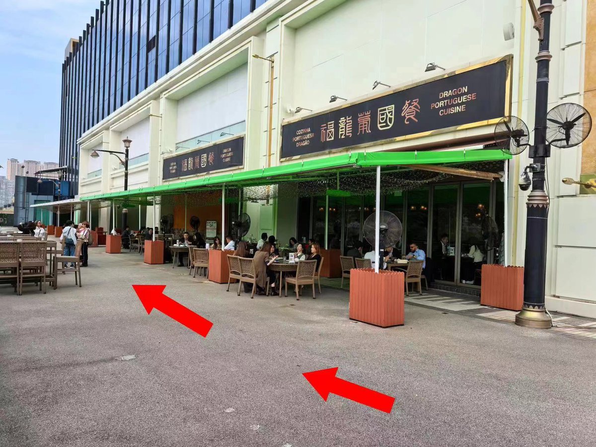 MOUSE8487RABBIT's tweet photo. 【13 Jan Yesung concert in Macau Notice】

If you have gift distribution on 13 Jan, pls distribute outside the Theatre
Distribution inside the Boardway Area may have risk to be drive away. 
You could refer to the guidance in picture for the fans club Area.

@BaiduWoonBar https://t.co/AEKs5jDq7Z