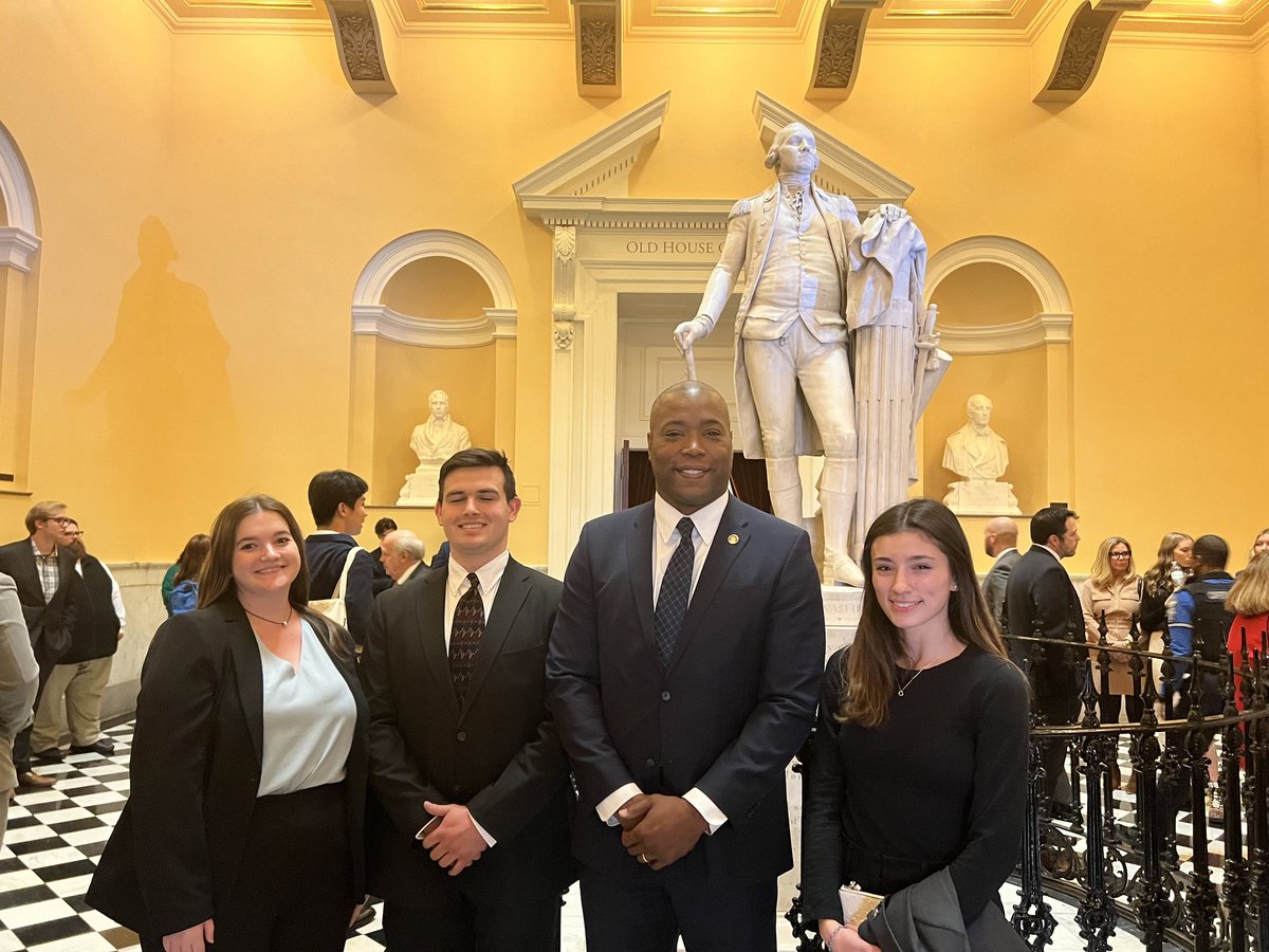 Center4Politics's tweet photo. Thanks to @Center4Politics Scholar @DavidIRamadan and Sen @ToddPillionVA for making our @UVA student visit to the State Capitol today during #Jterm24 a very memorable event. https://t.co/COJsNoYeUx