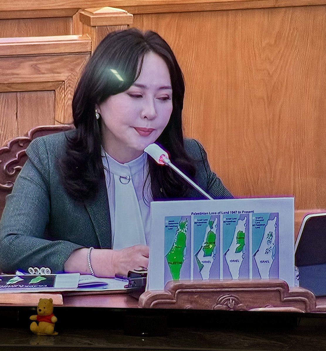 Ардчилсан Намд гэрэл гэгээ авчирч байгаа залуу үедээ залбирч Женкочин Нүүрсчиндэд  баяртай гэж хэлэх Түүхэн үе тохиож байна 🙏