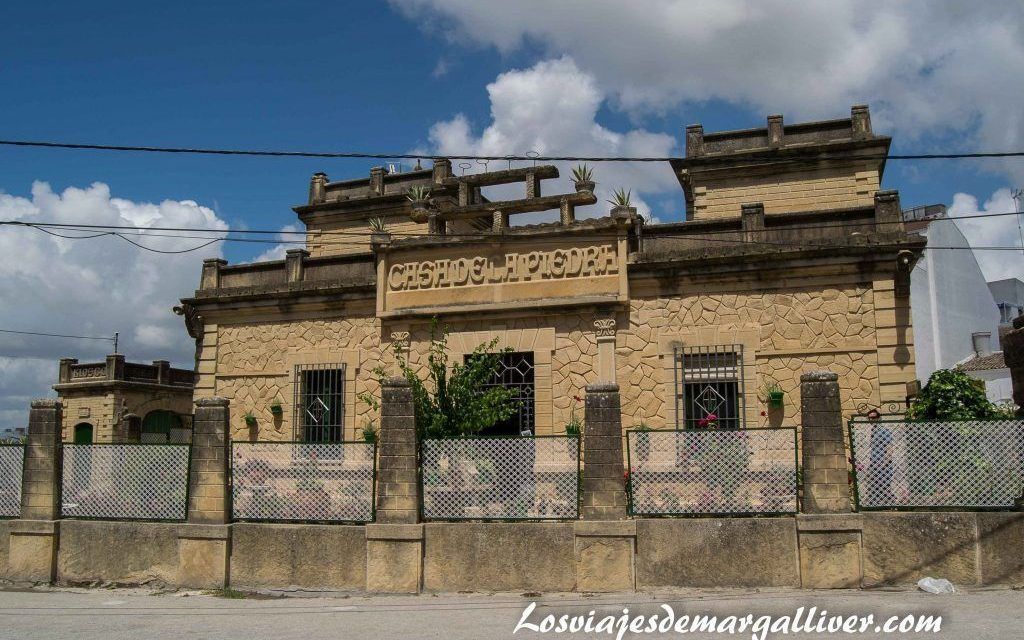 viajmargalliver's tweet photo. Descubre como un hombre pudo construir con sus propias manos la #casadepiedra de #Porcuna, una historia fascinante @aytoporcuna https://t.co/NxvAofCj9r https://t.co/XD89UsXver